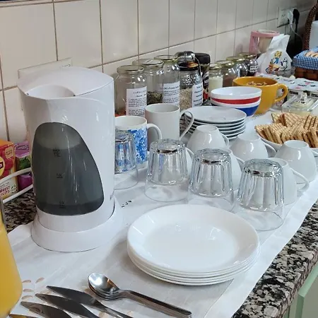 Donna Nega Local קמיניה
