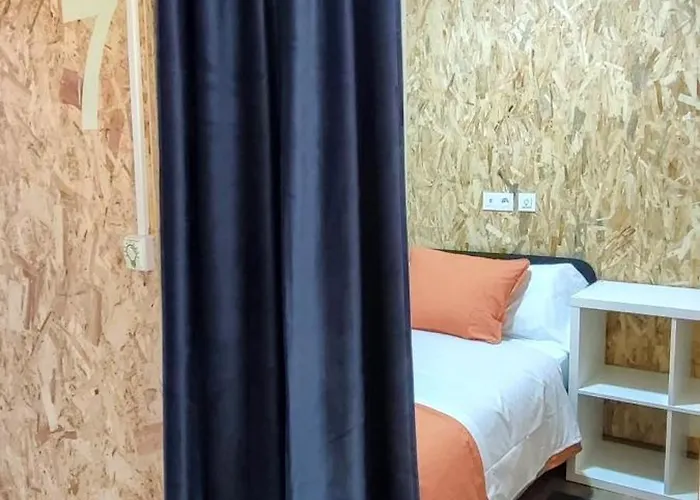 Donna Nega Quarto em Acomodações Particulares *