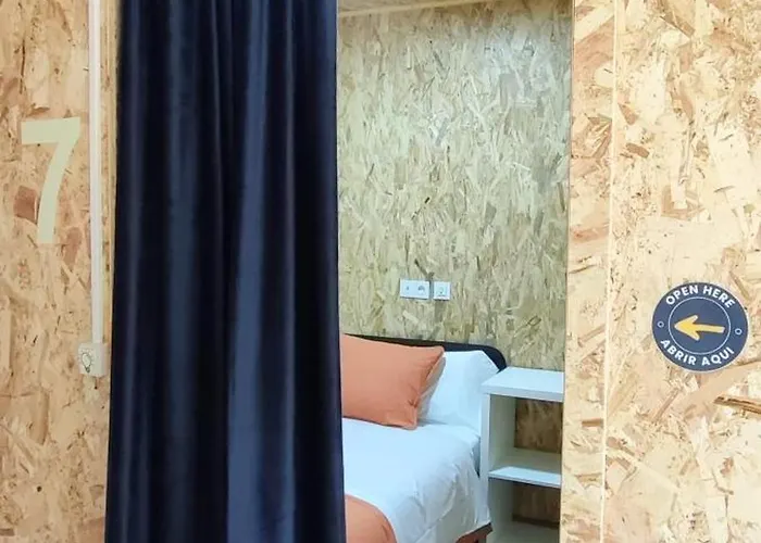 Donna Nega Quarto em Acomodações Particulares