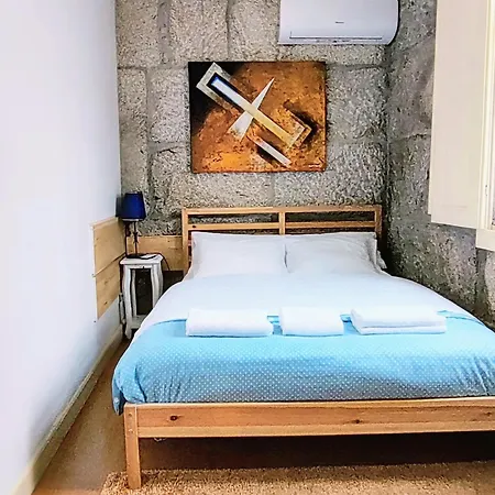 Donna Nega Quarto em Acomodações Particulares