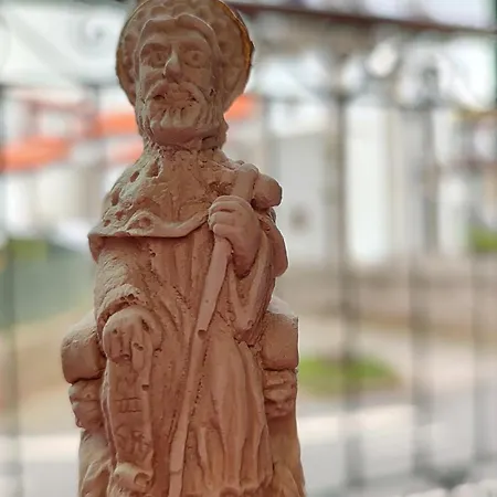 Donna Nega Quarto em Acomodações Particulares