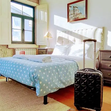 Donna Nega Quarto em Acomodações Particulares