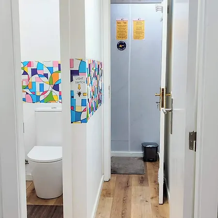 Donna Nega Quarto em Acomodações Particulares *